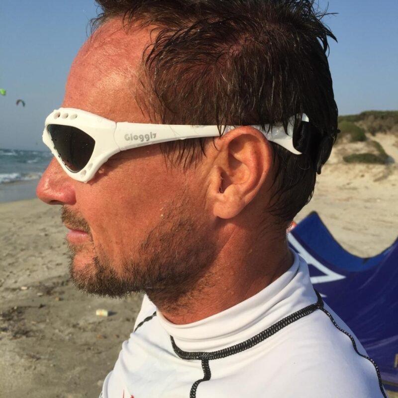 Glogglz® Rayz Polarised Sports Sunglasses – White | UV400 Protection, Anti-Fog & Secure Fit